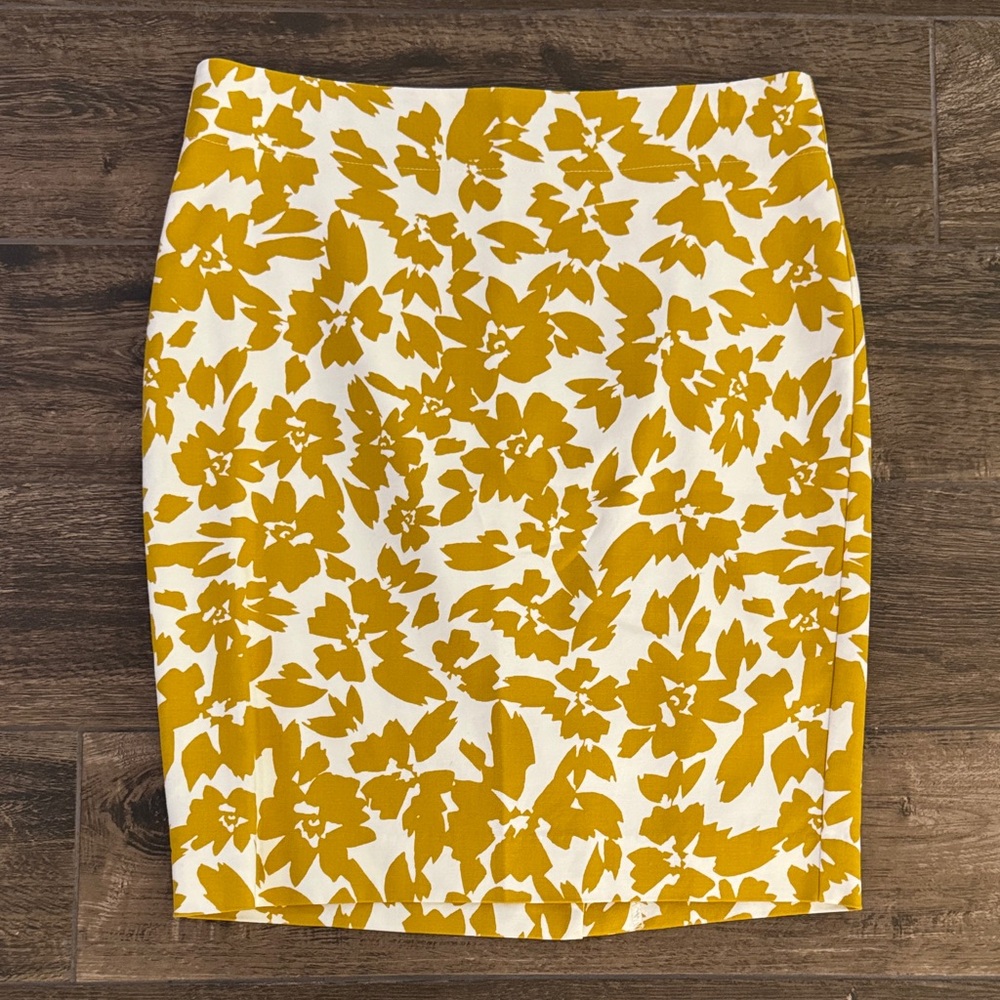 LOFT Pencil Skirt in Yellow Floral